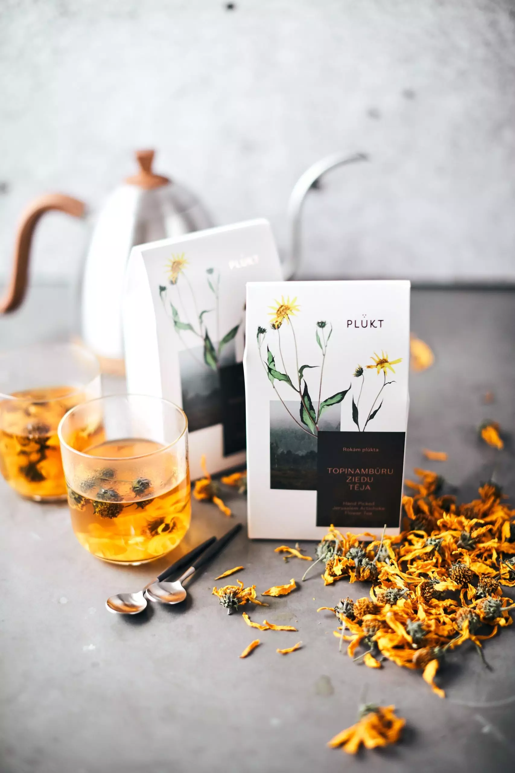 Jerusalem artichoke flower tea