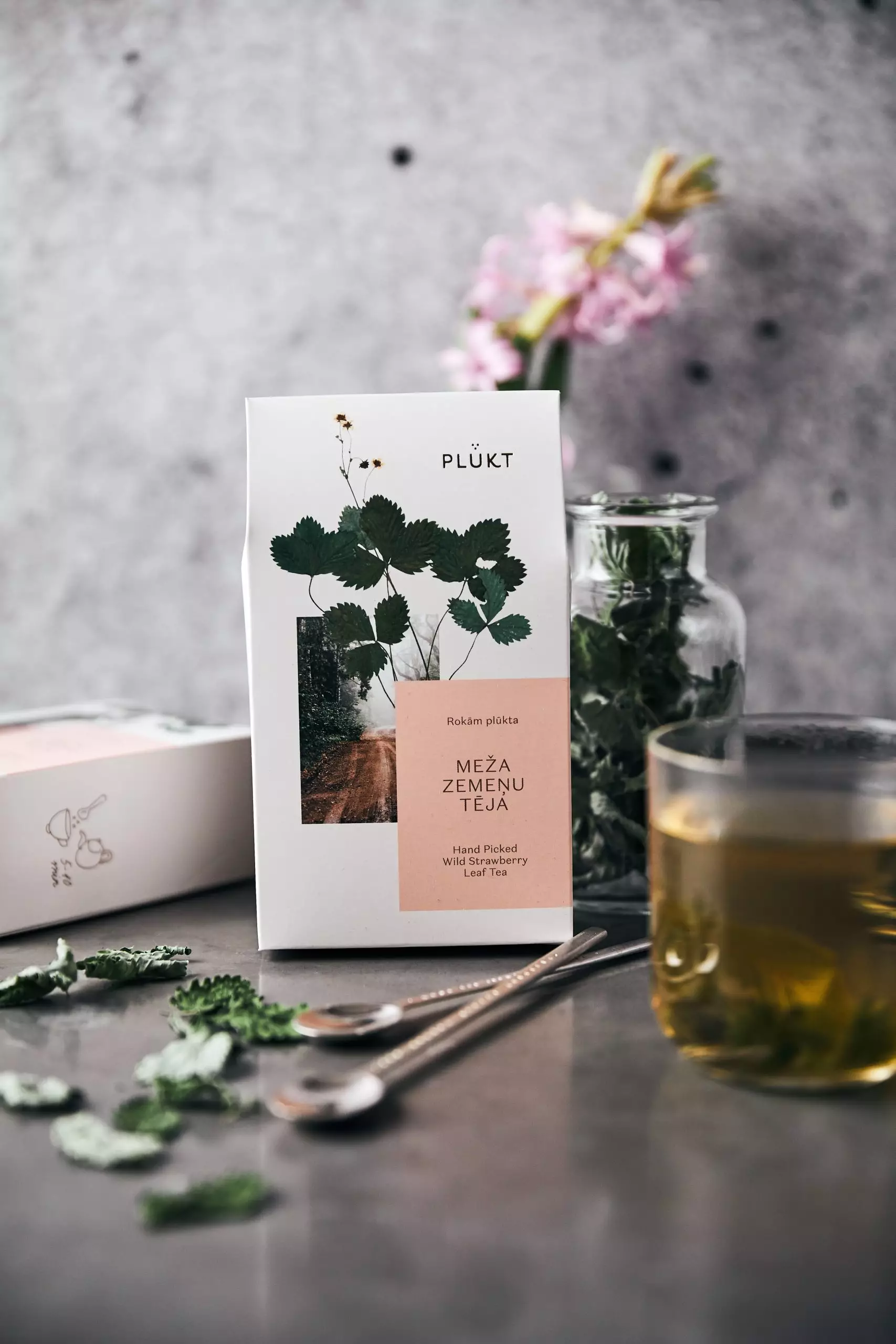 Wild strawberry tea