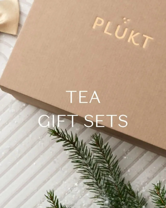 Discover our tea gift sets — perfect for sharing warmth & nature 💚🍃 Taste of Latvia — a pair of PLŪKT x RĪGA teas, 5-flavour tasting set, handmade ceramic plate & elegant gold-foil box. 🍃 Natural Harmony — premium blends + loose teas, PLŪKT × Pure Chocolate Fireweed truffles and ready-to-gift packaging. 🍃 Family Tea Time — assorted teas, sparkling herbal drink, fireweed truffles & a cozy tea box for the whole family. 🍃 Nordic Grande — selection of premium Nordic teas + fireweed truffles — for those who love variety. 🍃 Have It All — two Nordic teas of your choice + four favourite loose teas — a perfect start for tea lovers. Each and every PLŪKT tea gift set includes Fireweed tea truffles, exclusively made in collaboration with @purechocolate.lv #plukttea #NordicTea