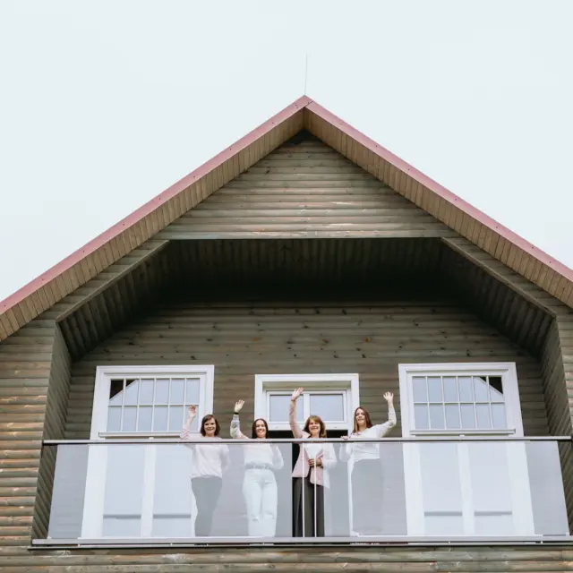 People behind your Christmas orders.🌲Thank you for the huge love shown to PLŪKT! We feeel it, especially during these past few weeks we have bern over the moon. Every order has been completed and we are delighted to make your holiday season a bit more heartfelt through Nordic tea times. 💚#plukttea #NordicTea