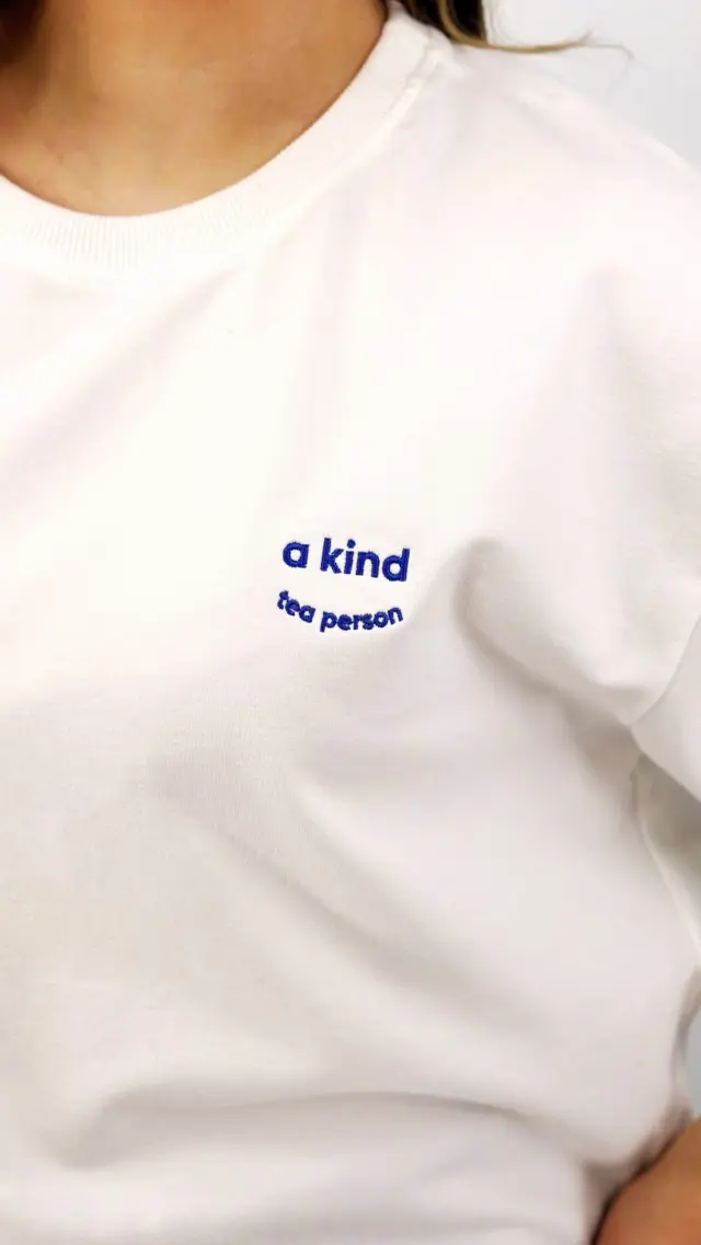 Let the world know you are a kind tea person! Introducing PLŪKT x @akindfactory oversized unisex t-shirts. Hand sewn in Latvia from organic and certified cotton. 5 % of every purchase goes to support social services that help disabled people and their families in Latvia. More about the cause @akindfactory profile.💚#plukttea #TeaPerson