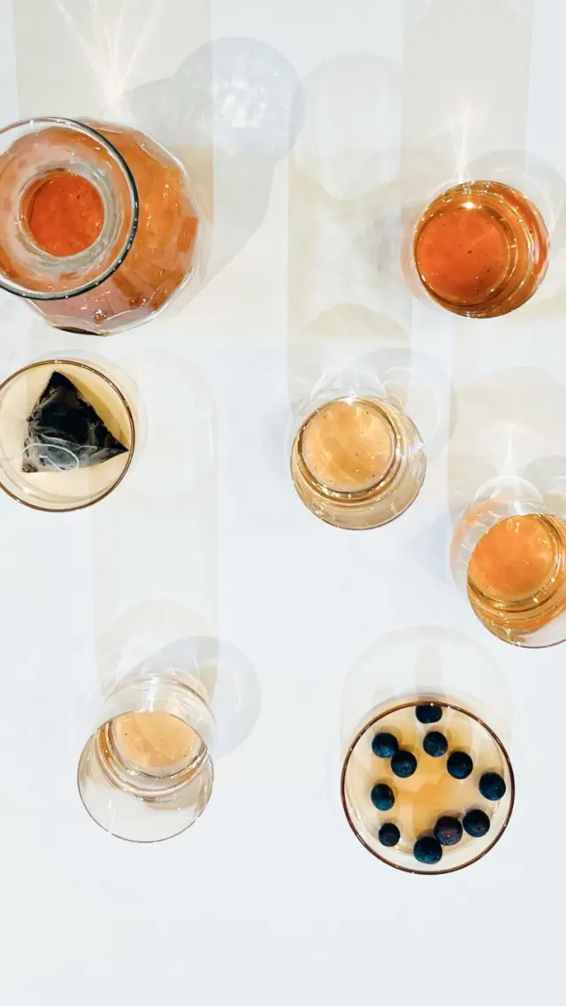 Slow moments, simple rituals 🌿Chinatsu’s day, gently infused with PLŪKT:morning clarity, afternoon connection, evening calm.From quiet walks to time with family, to unwinding at dusk — three teas, one mindful rhythm.Which moment would you sip with? 🍵#plukttea #NordicTea #dailyrituals #teatime