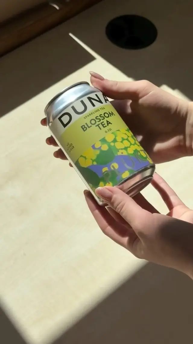 Getting ready for those warm May days with sparkling tea.  Non alcoholic, refreshing herbal tea drink. 100% Nordic meadow herbs.Cheers!#plukttea #NordicTea