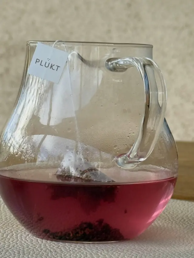 Juicy fruity tea times are brewing as we speak. We have prepared some news for you! Summer has never tasted as good and as Nordic before. Let us show our traditions and craftmanship. Berries & herbs. Our specialty.💚
