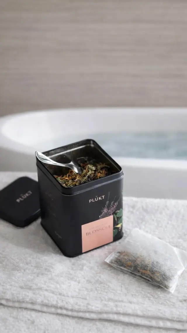 Have you tried herbal bath? Our tea community member Saki shares her evening ritual - to unwind in a hot herbal bath. 🌿PLŪKT herbal teas are certified organic- herbs are rich with essential oils and minerals. Beyond nourishing flavour in tea, it is also an excellent treat to healthy skin.Ready to try?