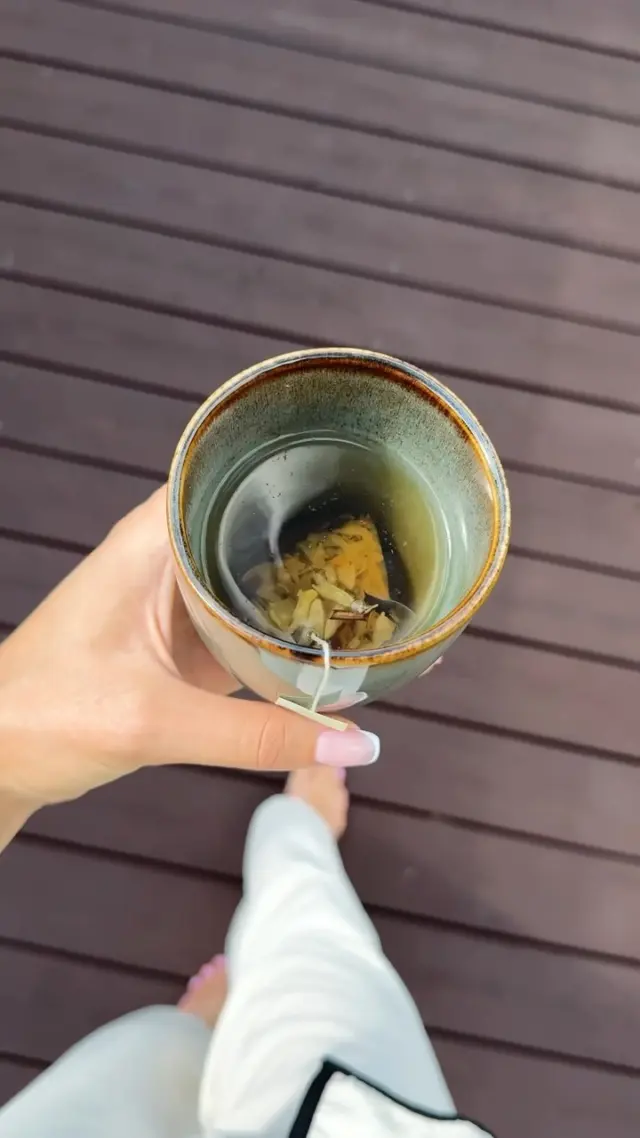 If your tea doesn’t make you slow down… it’s just another drink. 🤷🏼Meet PLŪKT BLOSSOM tea.Certified-organic.Hand-picked.Naturally caffeine-free.Crafted from eight wild Nordic flowers, BLOSSOM is delicate, floral and refreshingly light—bringing the peaceful taste of Northern Europe’s meadows into your everyday ritual.Because the best moments aren’t rushed.They’re brewed.🌿 Discover BLOSSOM at plukttea.com#plukttea#NordicTea