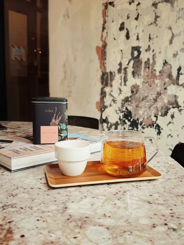 Morning tea times set the tone right for the day. Enjoy flower-power in PLŪKT Blossom tea. 🌸#plukttea #NordicTea