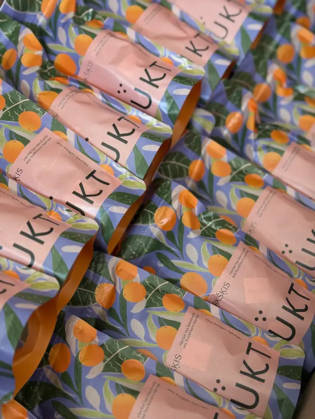 Autumn is the season of Sea buckthorn. A soothing Nordic berry rich in vitamin C. However, its seeds and peels are surprisingly sweet in herbal tea. Try for yourself and let your body be better prepared for the change of seasons.🧡#plukttea #NordicTea