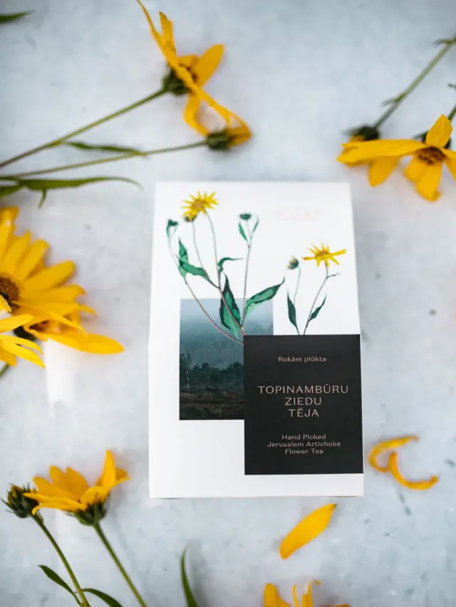A beautiful golden herbal tea made from the delicate flowers of Jerusalem artichoke (Topinambhur) — bringing together traditional herbal knowledge, natural goodness and the uplifting colours of summer meadows.Why you’ll love it:🌼 Naturally rich in inulin — a natural prebiotic fibre that supports healthy digestion and contributes to a balanced metabolism.🌼 Supports a healthy metabolism — a gentle herbal choice to enjoy as part of a balanced lifestyle.🌼 Naturally caffeine-free — perfect for enjoying throughout the day.🌼 A source of natural plant compounds — bringing the goodness of Jerusalem artichoke into your daily tea ritual.🌼 A feast for the eyes — the bright, cheerful flowers turn every cup into a little moment of colour and sunshine.🌼 Nature’s own colour therapy — the vibrant golden flowers create a warm, joyful ritual that can brighten even the greyest day.A cup of Jerusalem Artichoke Flower Tea is more than just a herbal infusion — it is a little piece of summer meadow, bringing warmth, colour and a feeling of wellbeing to your day.#plukttea #NordicTea #AutumnTea