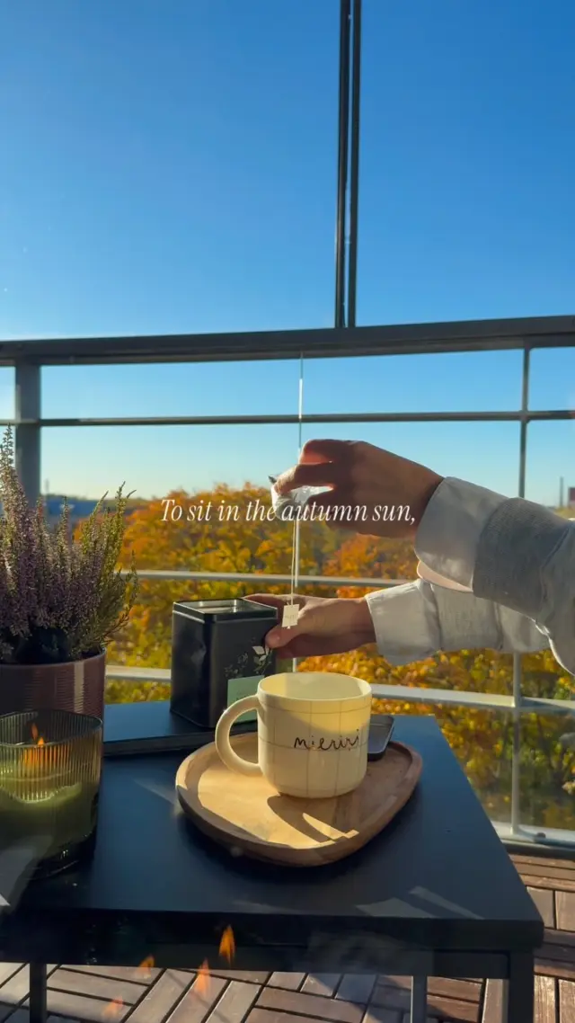 Golden Autumn calls for calming tea times. Powered by Nordic meadows. ☘️#pluktte #NordicTea